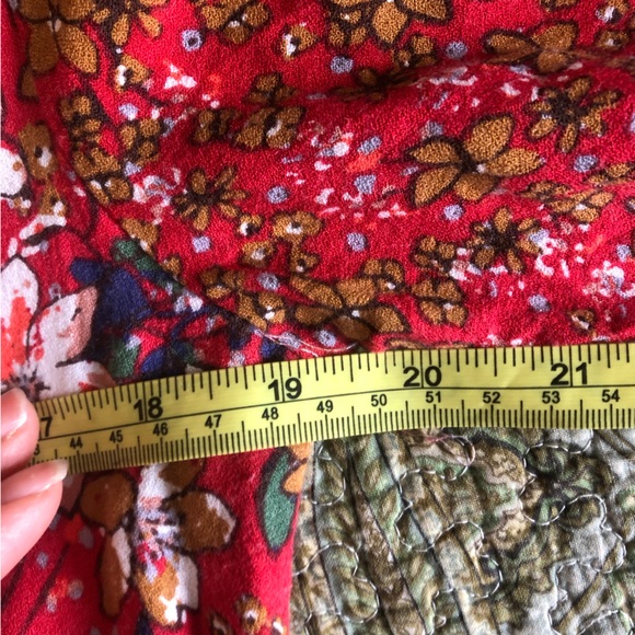 Rollee Flowy Red Floral Dress - Picture 5 of 7